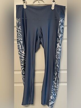 Under Armour Blue Capri Leggings with Baby Blue Abstract Side Panels